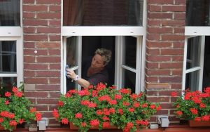 Window Cleaning Tips for Apartment Dwellers